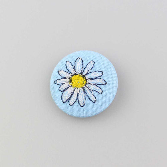 Daisy - pretty brooch - by Poppy Treffry
