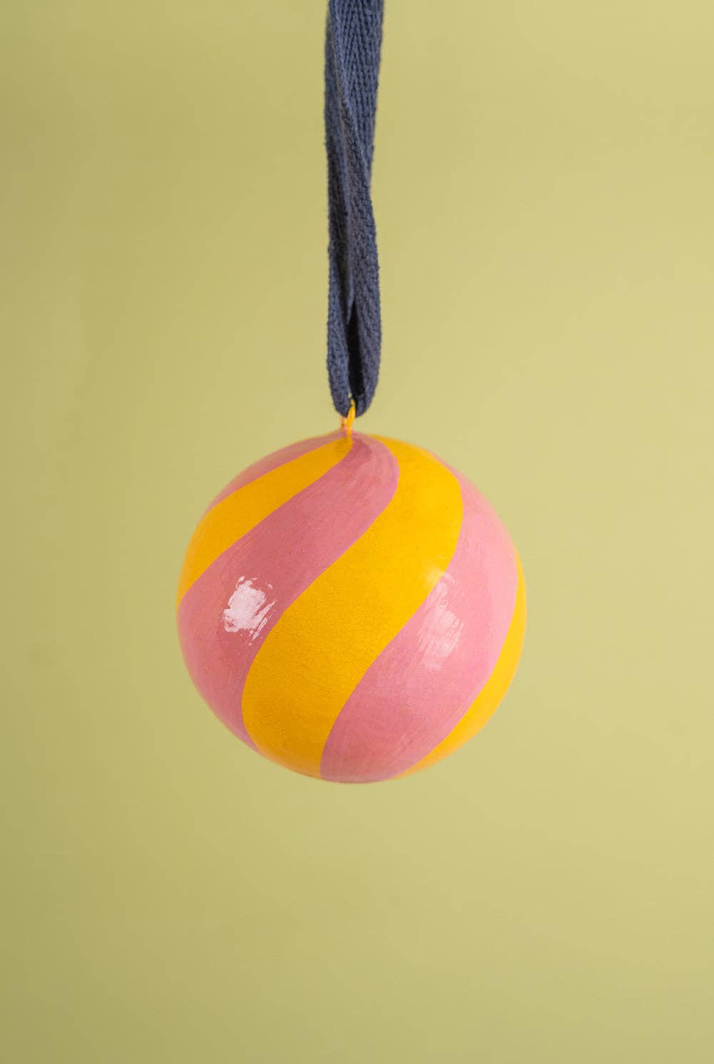 Daisy Snow - Apricot & Bubblegum Candycane Bauble