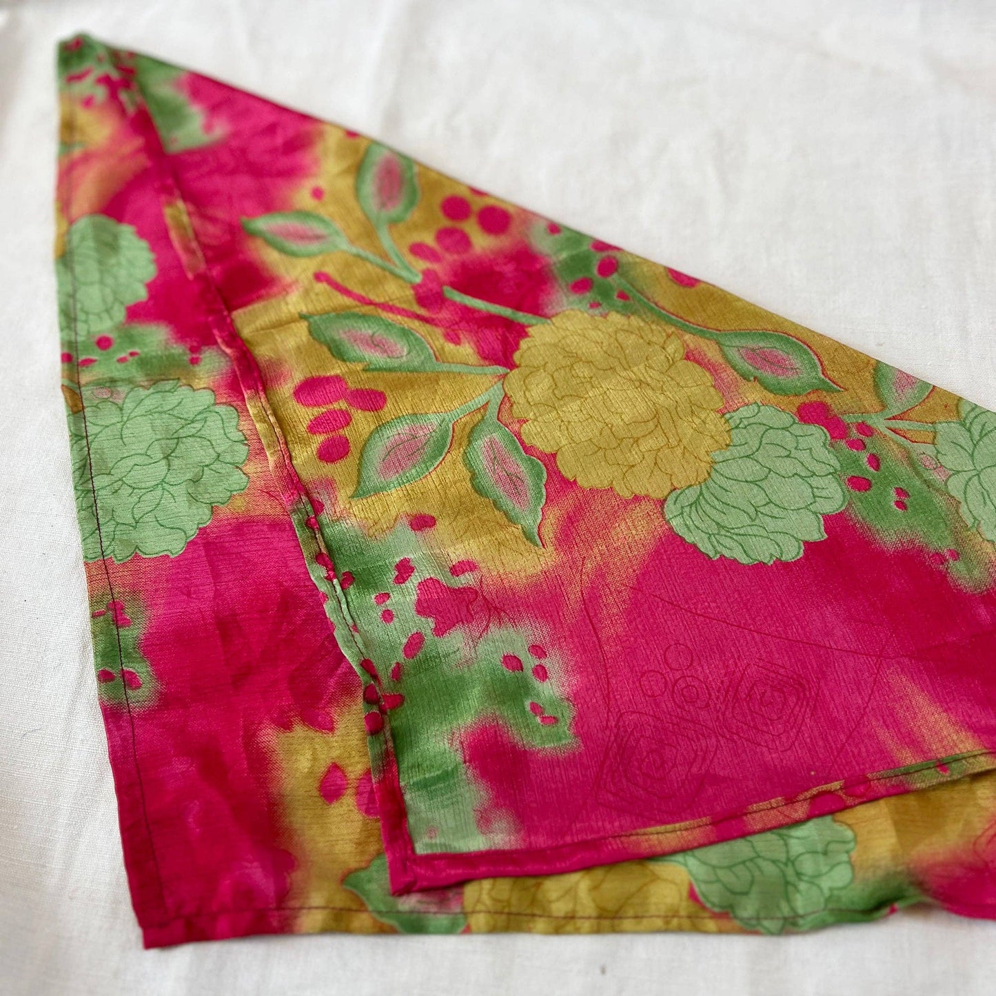 AURA QUE - MOHINI Recycled Sari Fabric Scarf Square 55cm