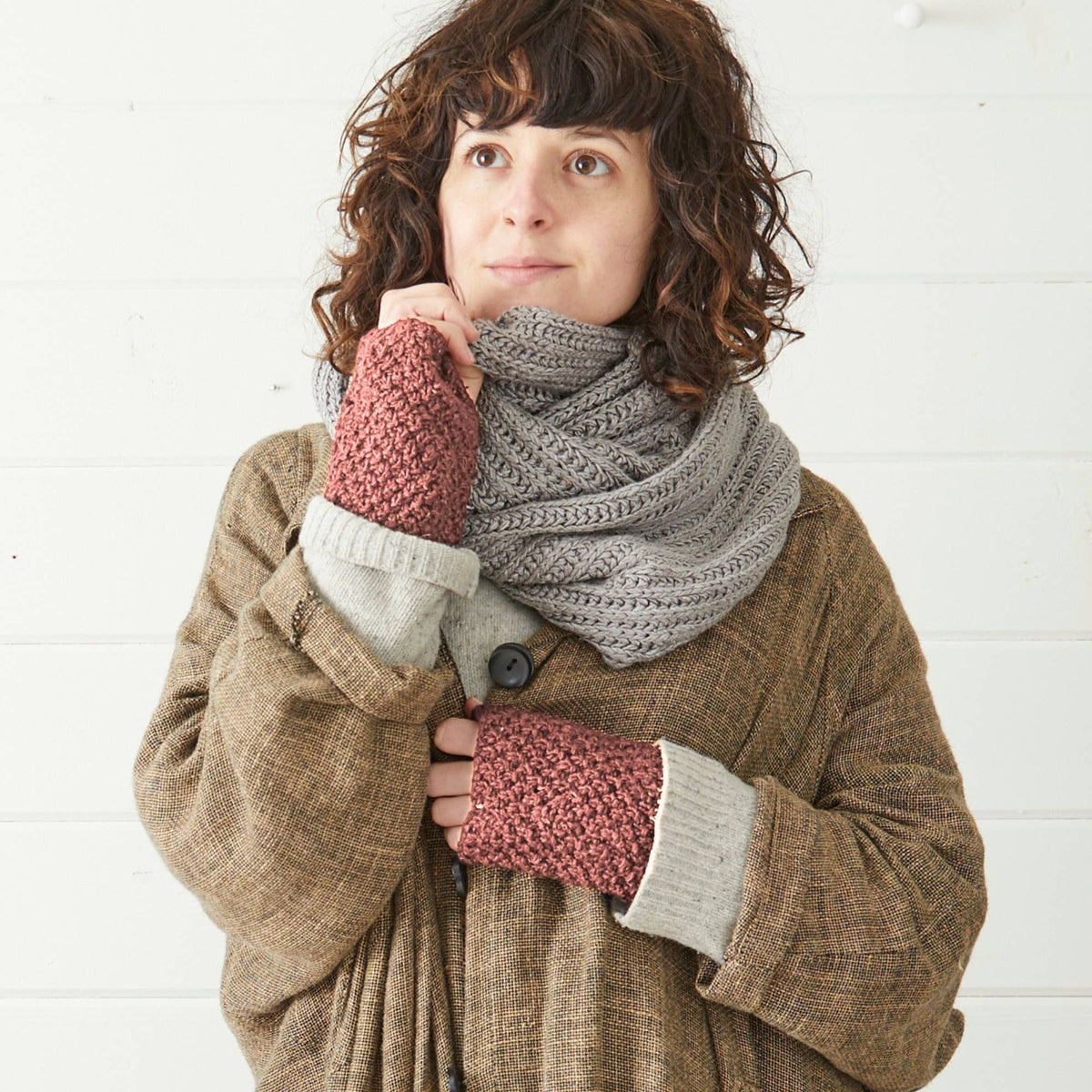 AURA QUE - VARGA Unisex Banana Yarn Wristwarmers