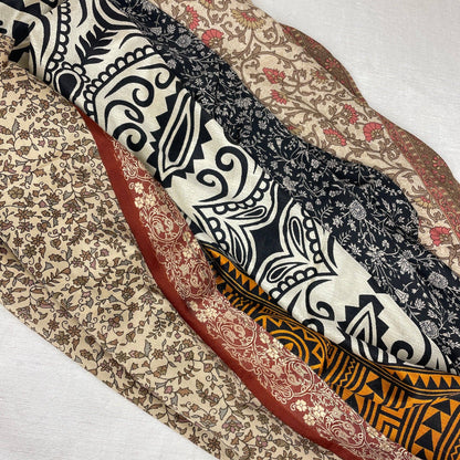 AURA QUE - MOHINI Recycled Sari Fabric Scarf Square 55cm