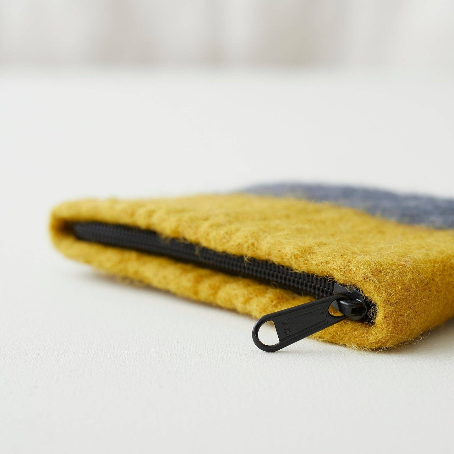 AURA QUE - LILA Two Tone Felt Purse