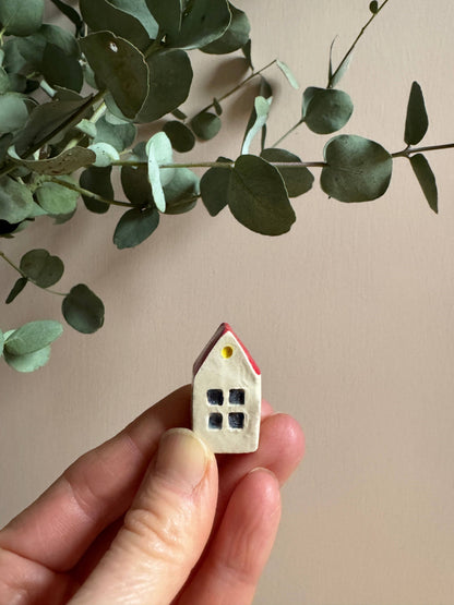Little Shop of Pots - Mini houses: “It takes a village”