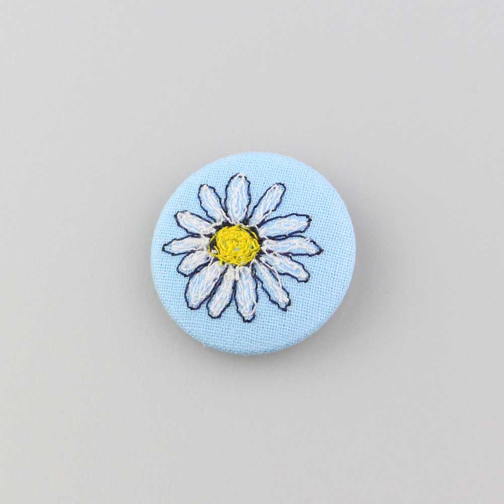 Daisy - pretty brooch - by Poppy Treffry