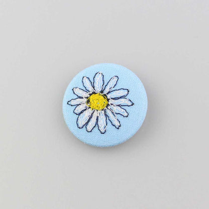 Daisy - pretty brooch - by Poppy Treffry