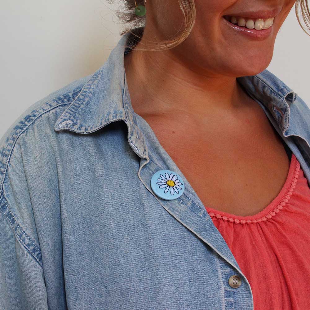 Daisy - pretty brooch - by Poppy Treffry