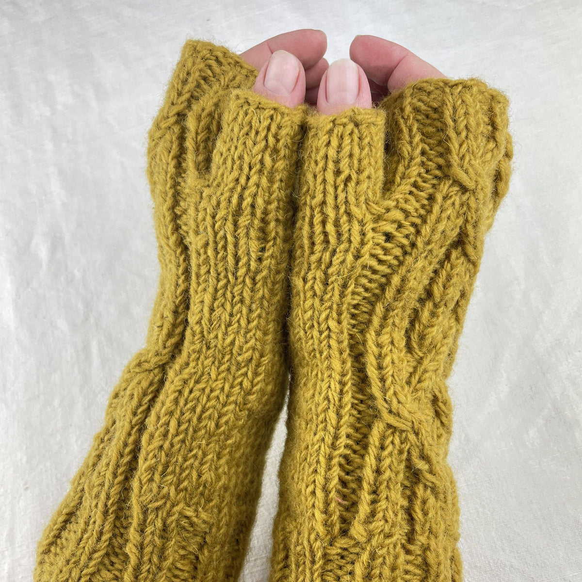 AURA QUE - RAJA Cable Knit Wool Lined Wristwarmer Gloves