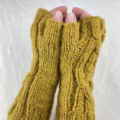 AURA QUE - RAJA Cable Knit Wool Lined Wristwarmer Gloves
