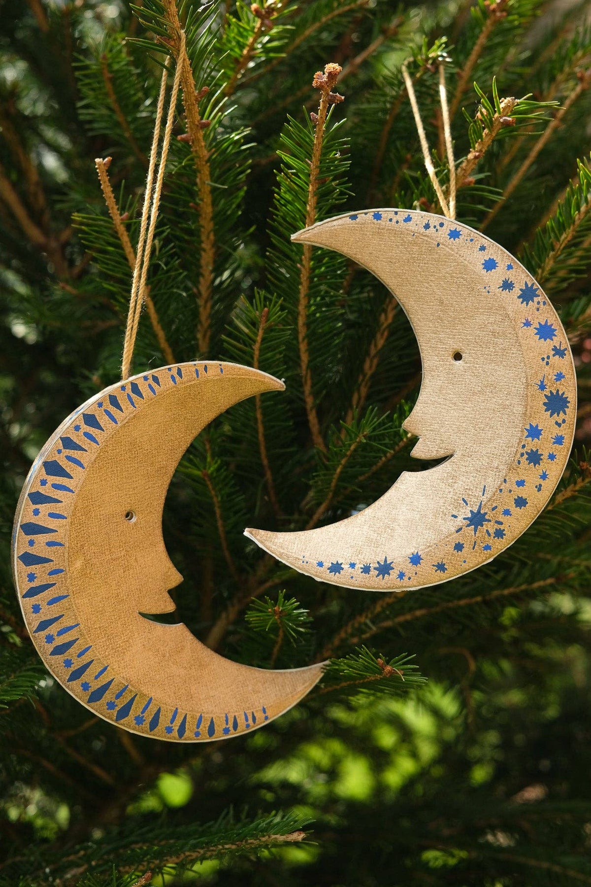 East End Press - UK/EU: Golden Man on the Moon Board Decoration