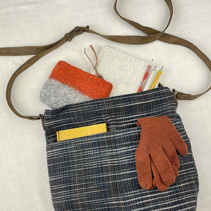 AURA QUE - LILA Two Tone Felt Purse