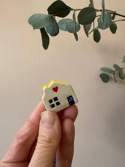 Little Shop of Pots - Mini houses: “It takes a village”