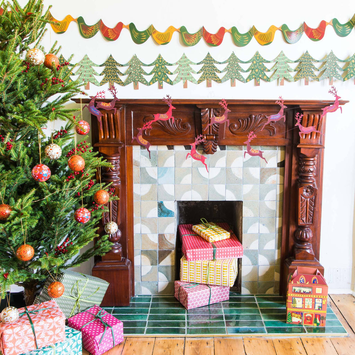 East End Press - UK/EU: Reindeers Sewn Garland
