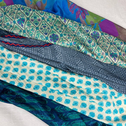 AURA QUE - MOHINI Recycled Sari Fabric Scarf Square 55cm
