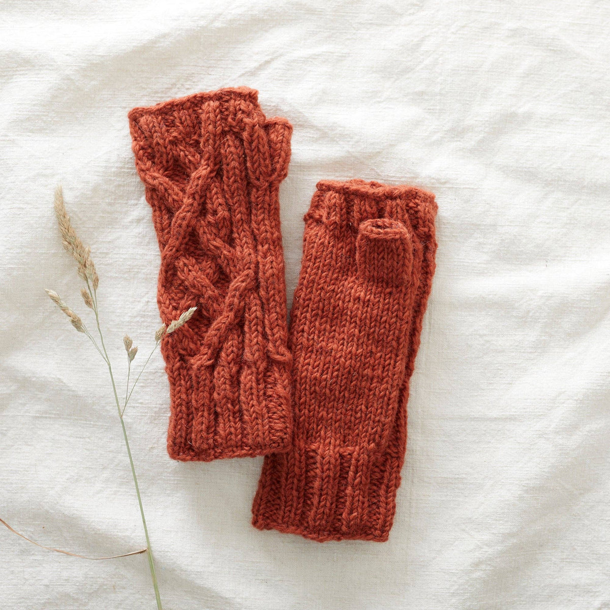 AURA QUE - RAJA Cable Knit Wool Lined Wristwarmer Gloves