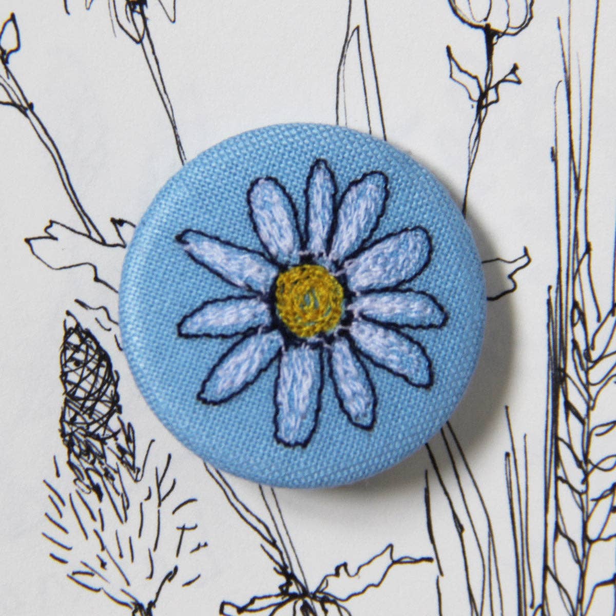 Daisy - pretty brooch - by Poppy Treffry