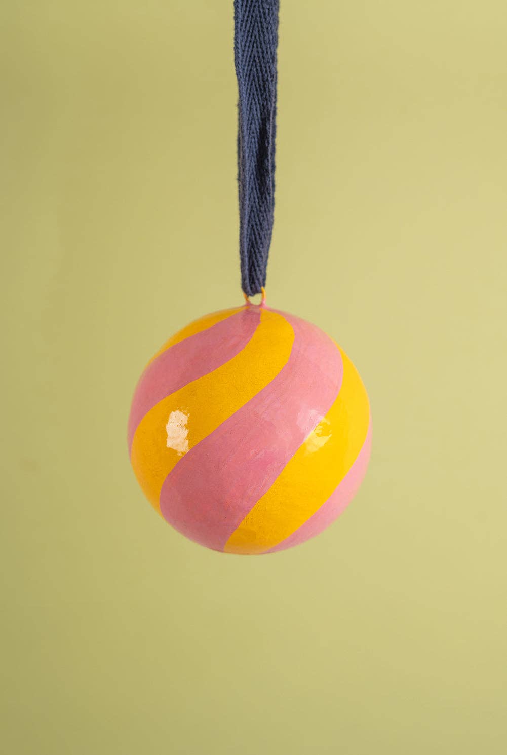 Daisy Snow - Apricot & Bubblegum Candycane Bauble