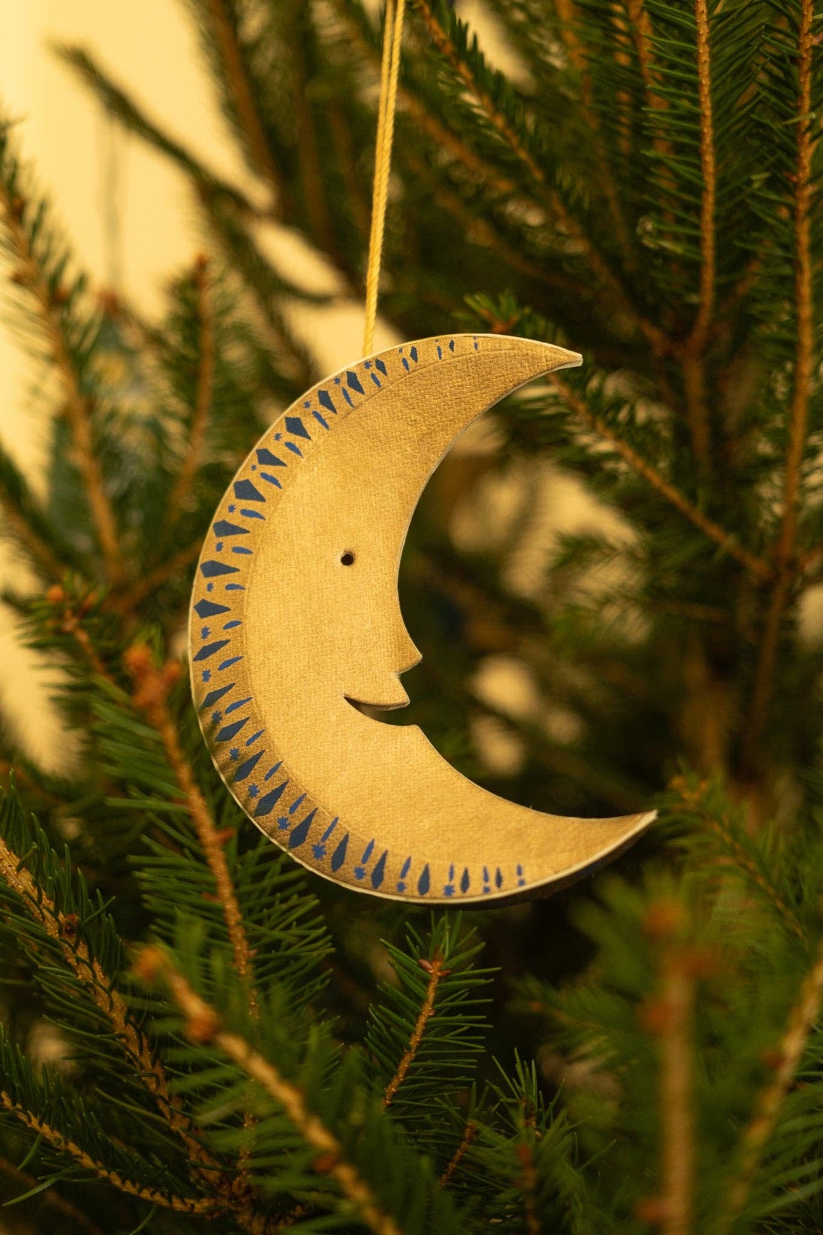 East End Press - UK/EU: Golden Man on the Moon Board Decoration