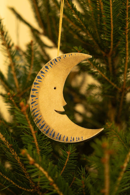 East End Press - UK/EU: Golden Man on the Moon Board Decoration