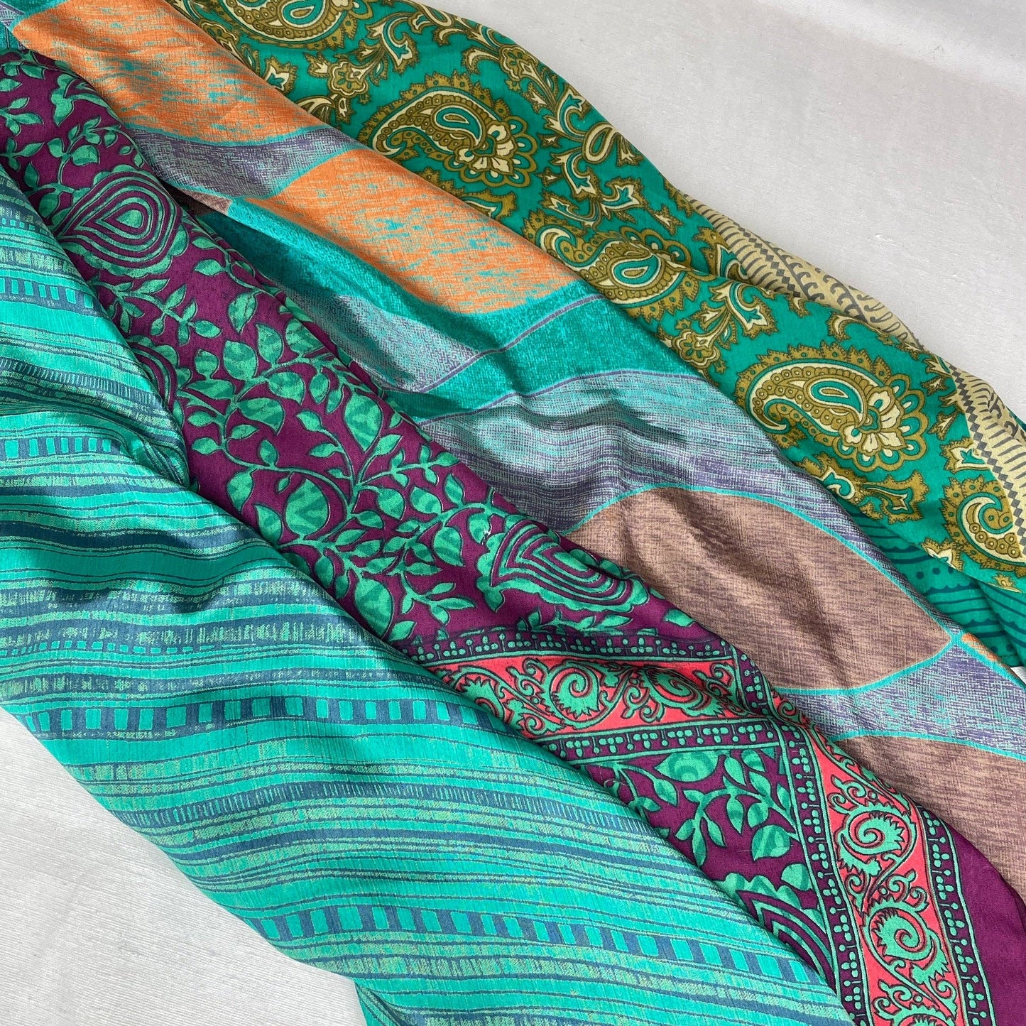 AURA QUE - MOHINI Recycled Sari Fabric Scarf Square 55cm