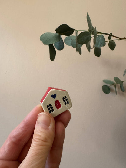 Little Shop of Pots - Mini houses: “It takes a village”