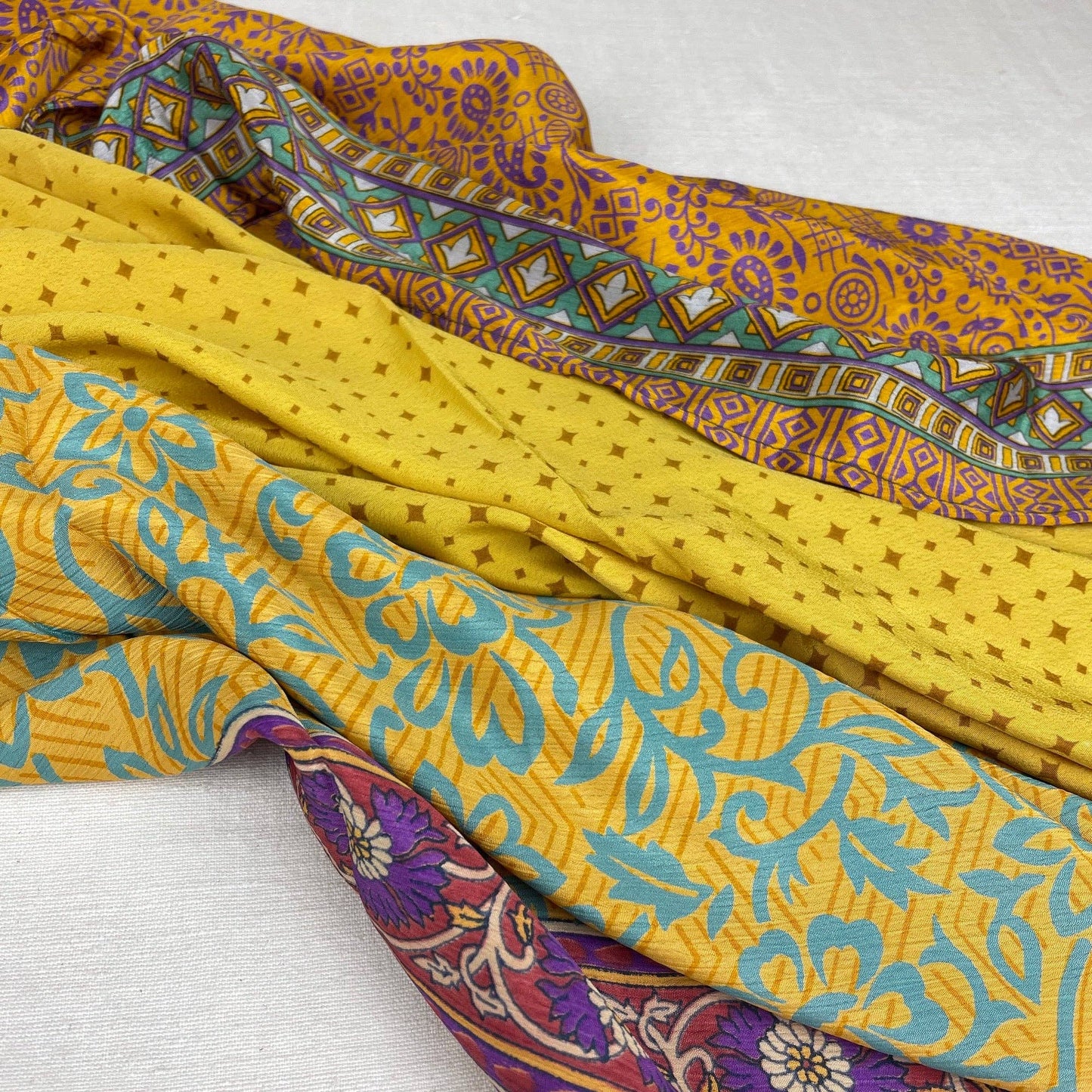 AURA QUE - MOHINI Recycled Sari Fabric Scarf Square 55cm