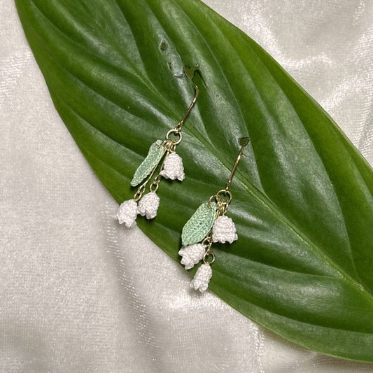 Snowbell Crotchet earrings by Miss Peachy