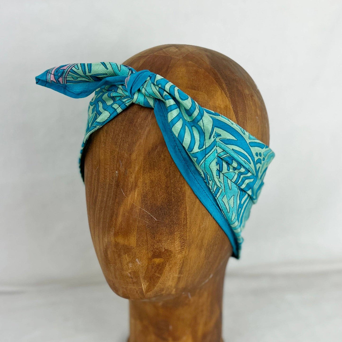 AURA QUE - MOHINI Recycled Sari Fabric Scarf Square 55cm