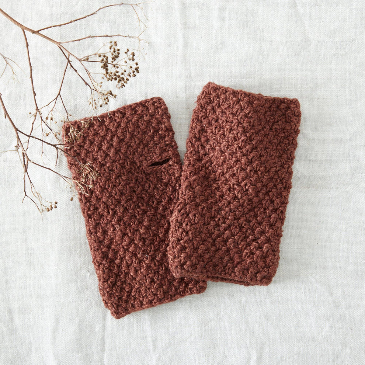 AURA QUE - VARGA Unisex Banana Yarn Wristwarmers