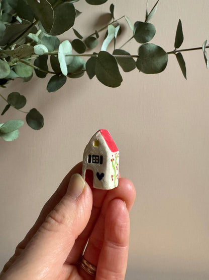 Little Shop of Pots - Mini houses: “It takes a village”
