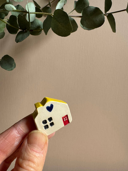 Little Shop of Pots - Mini houses: “It takes a village”