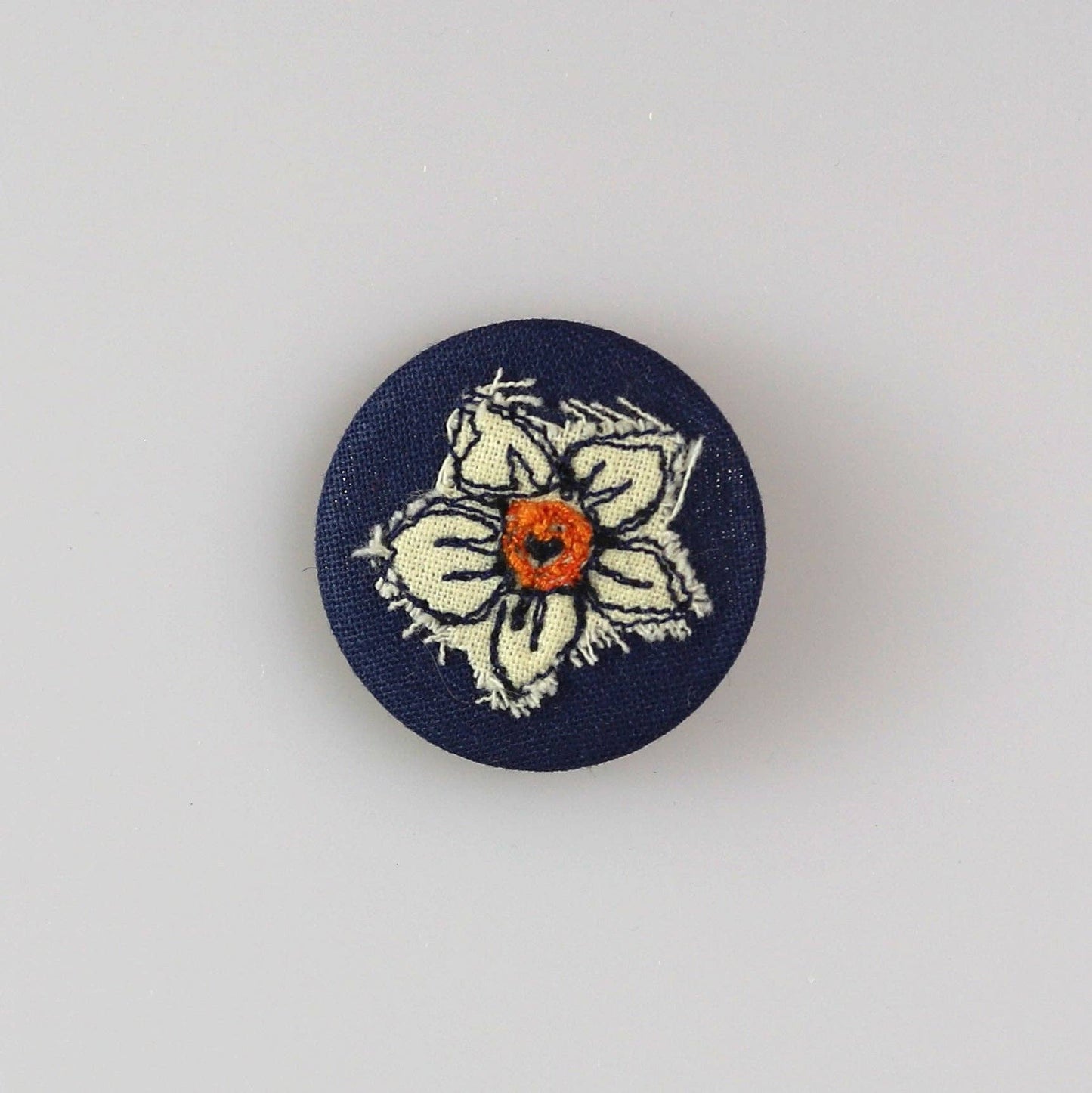 Daffodil pretty badge - by Poppy Treffry