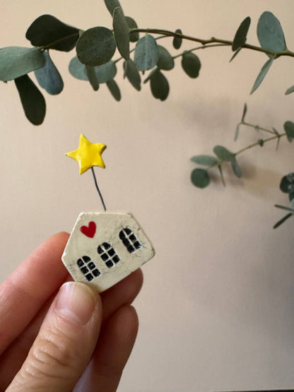 Little Shop of Pots - Mini houses: “It takes a village”
