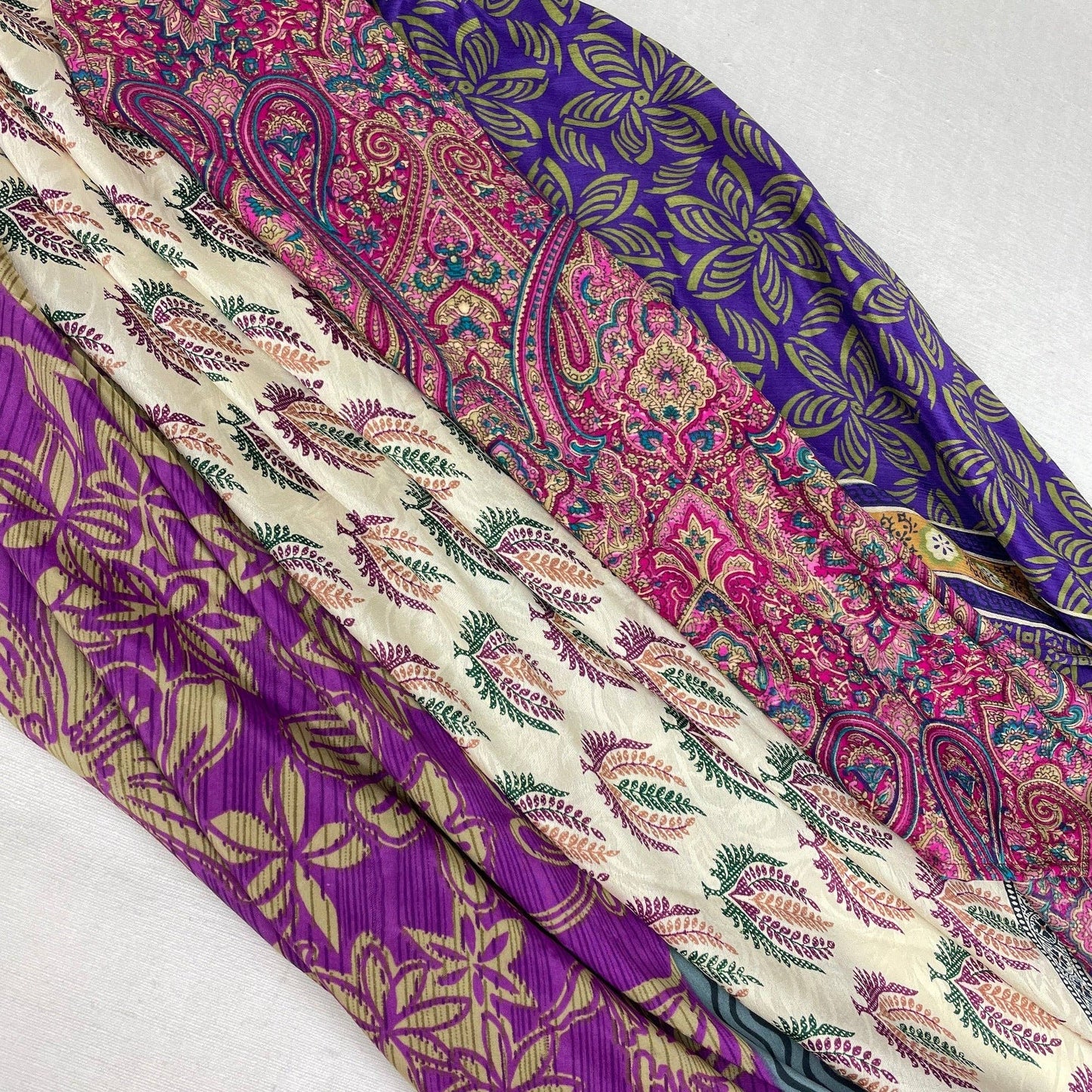 AURA QUE - MOHINI Recycled Sari Fabric Scarf Square 55cm