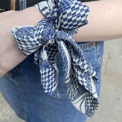 AURA QUE - MOHINI Recycled Sari Fabric Scarf Square 55cm