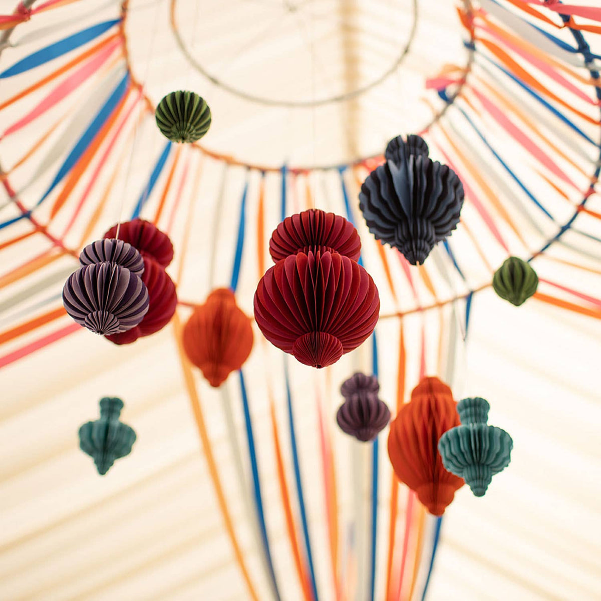 AARVEN - Indian Recycled Paper Fold-Away Bauble Decoration