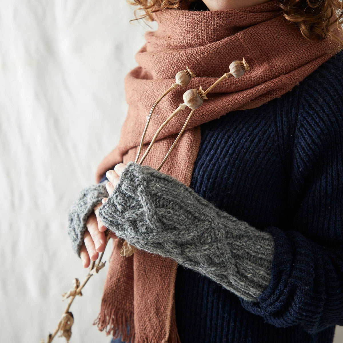 AURA QUE - RAJA Cable Knit Wool Lined Wristwarmer Gloves