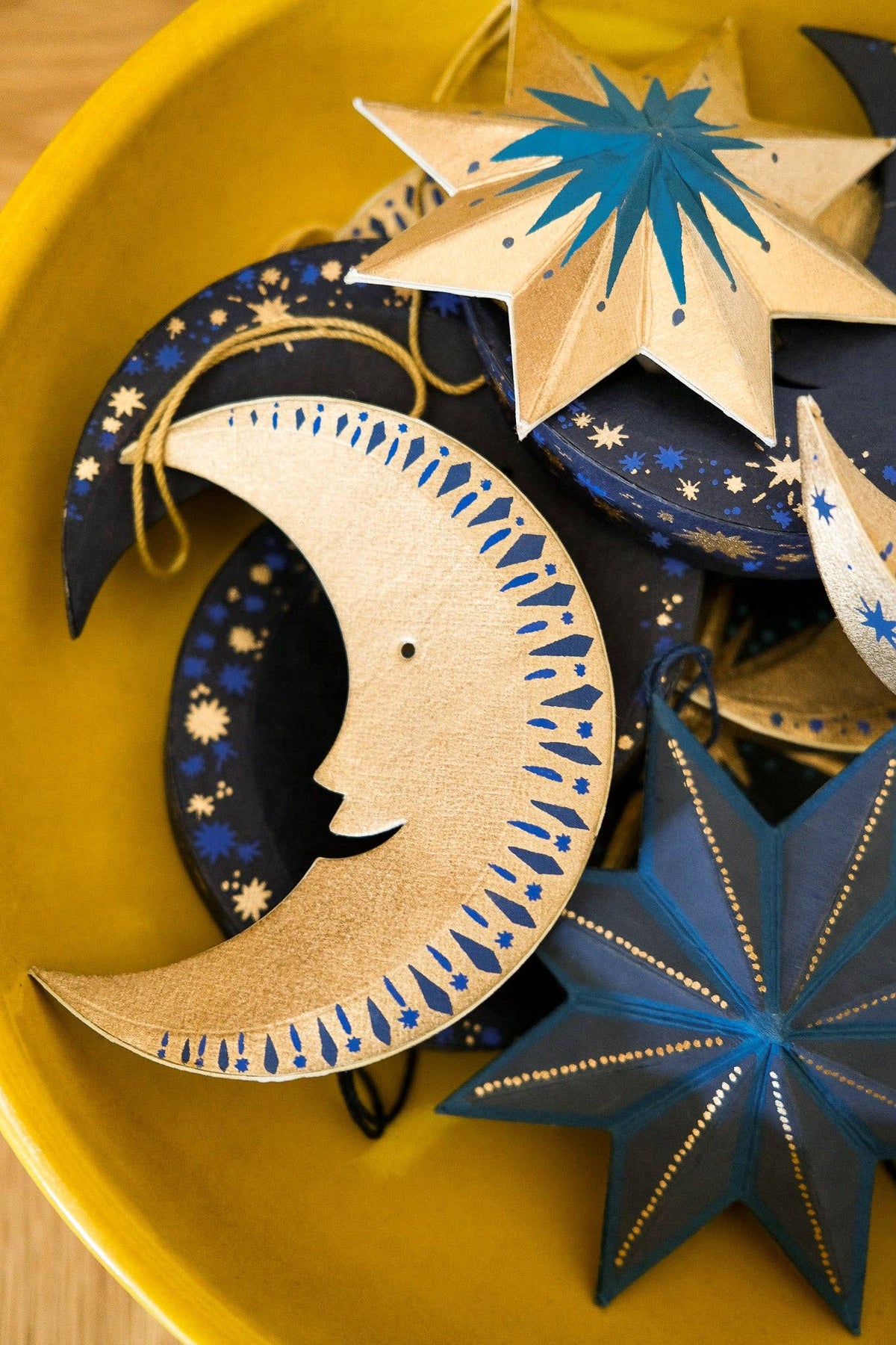 East End Press - UK/EU: Golden Man on the Moon Board Decoration