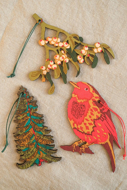 East End Press - UK/EU: Robin Wooden Ornament